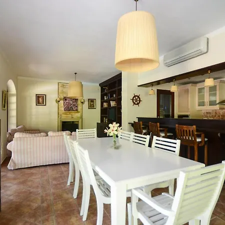 Sleeps 8 Pool Air Con Wifi T775787 ヴィラ ビテツ