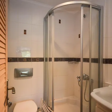 Sleeps 8 Pool Air Con Wifi T775787 Villa *